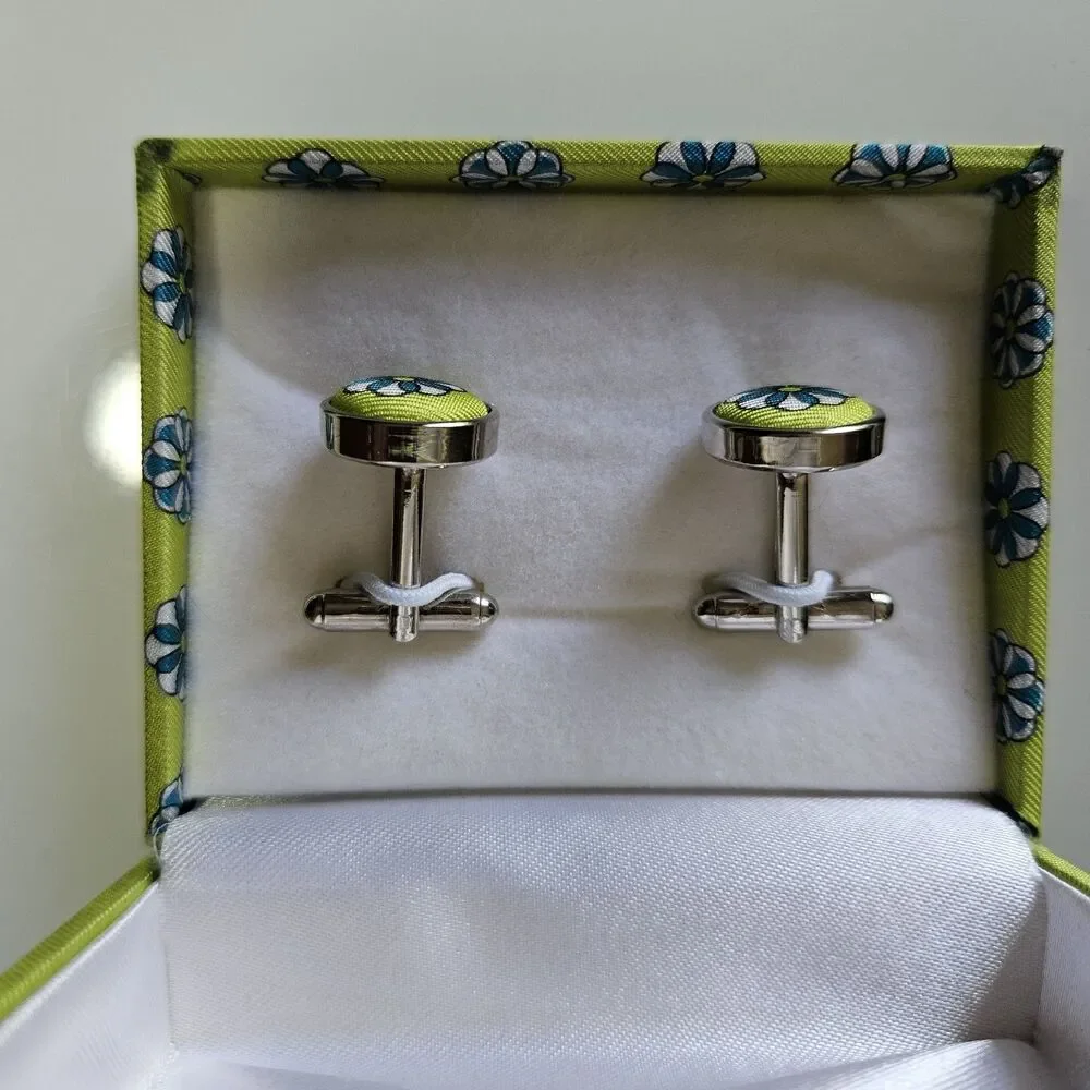Vera Bradley product pair